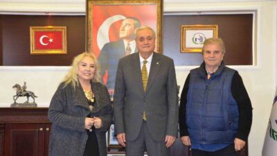 Başkan Bakkalcıoğlu’na Zeki Müren’in ailesiyle bir araya geldi