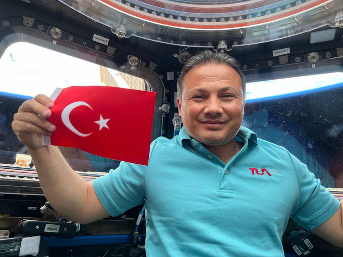 Türkiye'nin ilk astronotu Alper