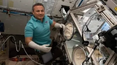Astronot Gezeravcı, mikro yerçekiminde kurşunsuz