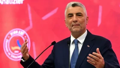 Bakan Bolat: İhracatımızda yüzde 1,5 pay oluşturan e-ticaretin payını 2028’e kadar yüzde 10’a çıkarmayı hedefliyoruz.