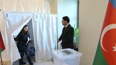 Azerbaycan'da erken cumhurbaşkanı seçimi için