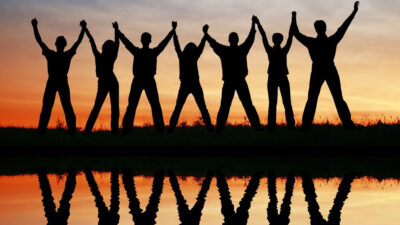 Her şeyin yenisi, dostun eskisi