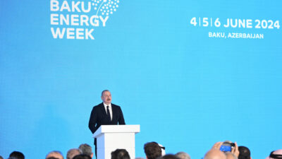 Azerbaycan Cumhurbaşkanı: 2027 yılının sonuna kadar 2 gigawatt yenilenebilir enerji elde edeceğiz VİDEO