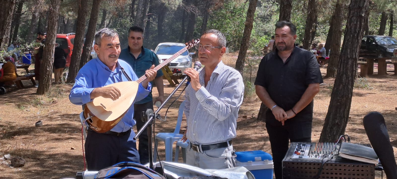 Konuklar Dernek Başkanı ve yönetimine misafirperliği için teşekkür ettiler.
