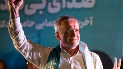 İran'da cumhurbaşkanlığı seçimlerini reformcu eski