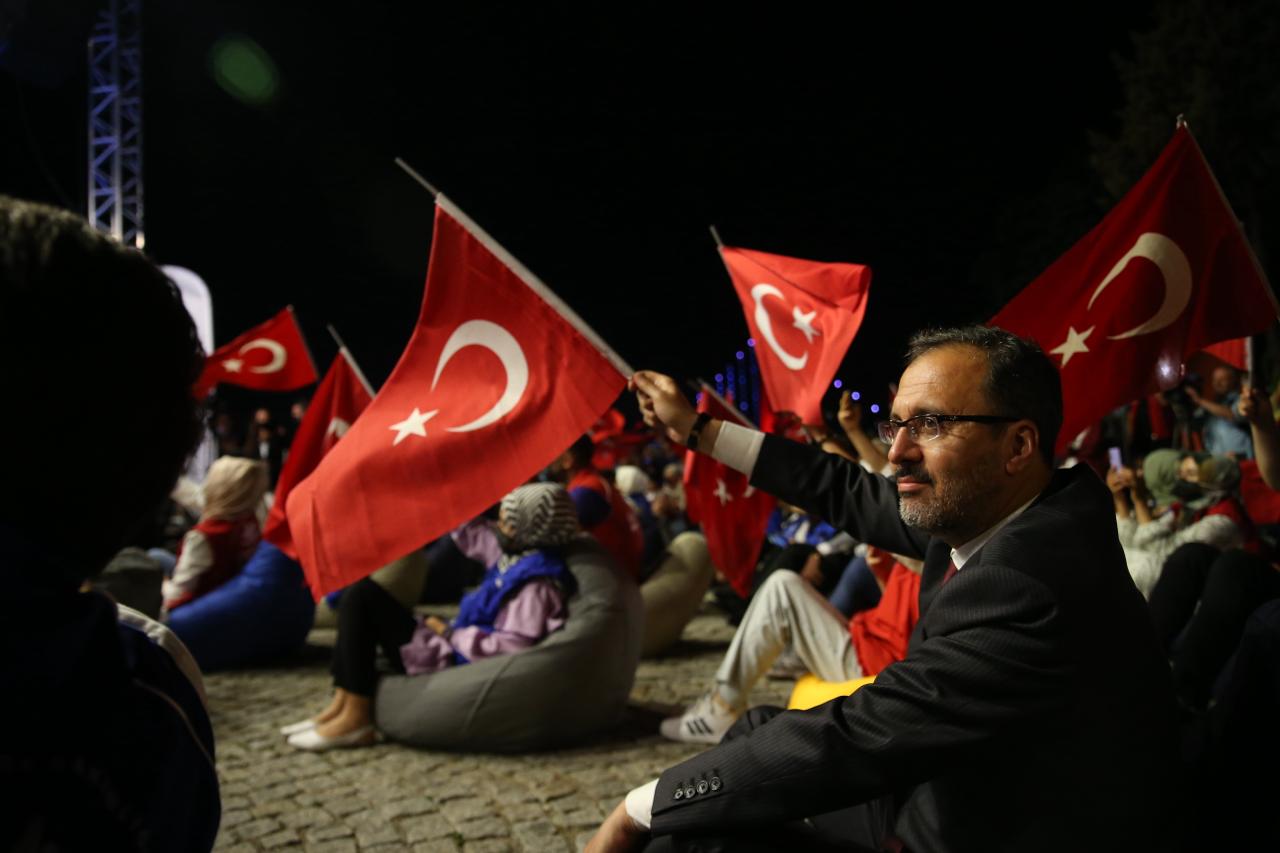 15 Temmuz Demokrasi ve Birlik Günümüz kutlu olsun.''