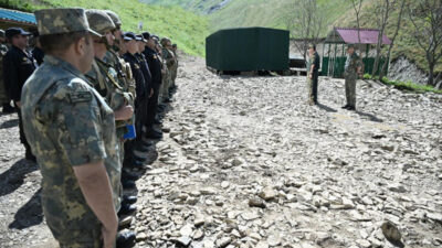 Azerbaycan Savunma Bakanı Albay General