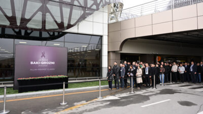 Təyyarə qəzasında həlak olanların xatirəsi Heydər Əliyev Beynəlxalq Aeroportunda anılır