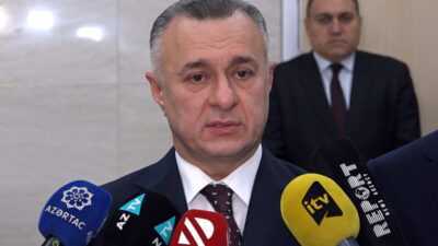 Səhiyyə naziri: Təyyarə qəzası nəticəsində xəsarət alan üç Azərbaycan vətəndaşı ölkəyə gətirilərək “Yeni klinika”ya yerləşdirilib