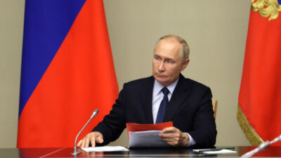 Rusiya Prezidenti Vladimir Putin Sankt-Peterburqda