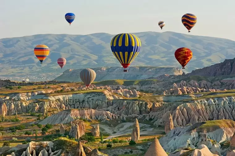 DÜNYANIN EN ROMANTİK ŞEHİRLERİ:  KAPADOKYA BİRİNCİ SIRADA