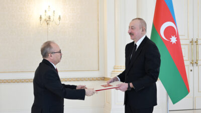 Prezident İlham Əliyev Türkiyənin Azərbaycanda yeni təyin olunmuş səfirinin etimadnaməsini qəbul edib