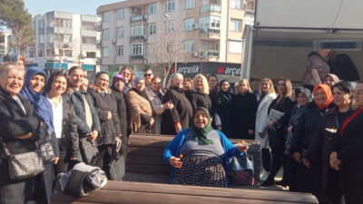 AK Parti Buca İlçe Başkanlığı Kadın Kolları, Beraat Kandili’ni 800 kişilik lokma hayrı ikramıyla kutladı