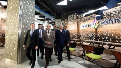 Pakistanın Baş naziri “ASAN xidmət”də