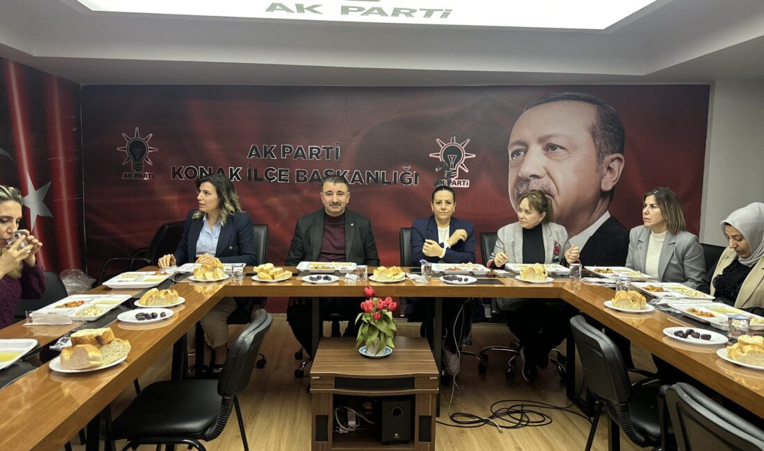 AK Parti Konak İlçe