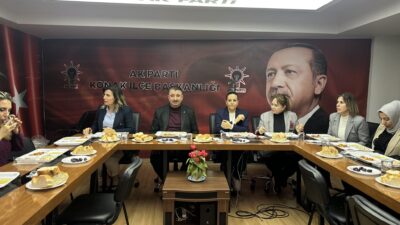 AK Parti Konak İlçe Teşkilatı, 8 Mart Dünya Kadınlar Günü’nde İftar Programı Düzenledi