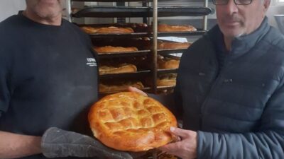 MHP Şenkaya İlçe  “ASKIDA 9 GÜLEK BUĞDAY ‘’projesi kapsamında, Ramazan Pidesi Dağıt’tı