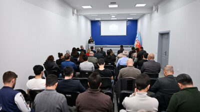 Müdafiə Nazirliyinin kommunikasiyaya cavabdeh şəxsləri ilə hərbi mövzuda xəbər hazırlayan jurnalistlər arasında görüş keçirilib