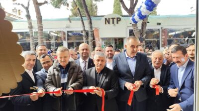 Buca Öğretmenler Sokağı’nda Mado Açıldı: Protokolden Yoğun Katılım