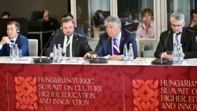 TÜRKSOY Genel Sekreteri Sultan Raev  ve Macaristan Kültür ve İnovasyon Bakanı Balázs Hankó Budapeşte’de bir araya geldi