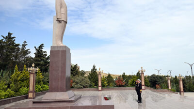 Azərbaycan müdafiə naziri Türkiyə HDQ komandanını qəbul edib