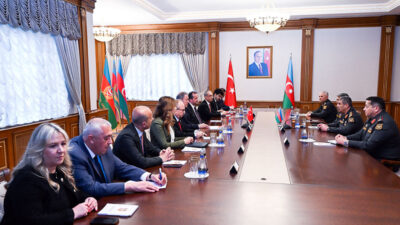 Azərbaycanın müdafiə naziri Hulusi Akarla görüşüb