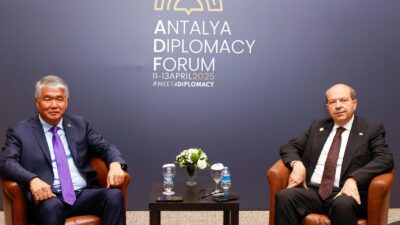 Cumhurbaşkanı Ersin Tatar, TÜRSOY Genel Sekreteri Sultan Raev ile görüştü