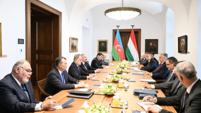 Budapeştdə Azərbaycan Prezidenti İlham Əliyevin Macarıstanın Baş naziri ilə geniş tərkibdə görüşü olub