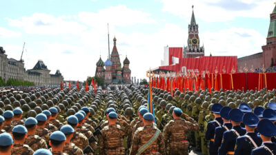 Azərbaycan komandoları Moskvada Qızıl meydanda təntənəli marşla keçid ediblər