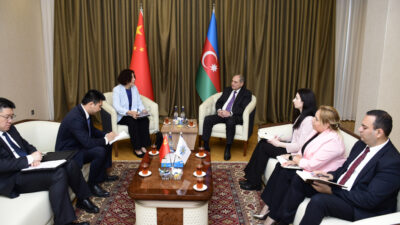 YAP sədrinin müavini ilə Çinin Azərbaycandakı səfiri arasında görüş keçirilib