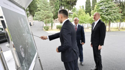 Prezident İlham Əliyev Xankəndi-Şuşa kanat yolunun inşası üçün seçilmiş əraziyə baxıb