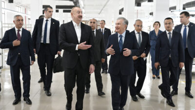 Azərbaycan və Özbəkistan prezidentləri Xankəndidəki “Businesstex JV” tikiş fabrikinin fəaliyyəti ilə tanış olublar